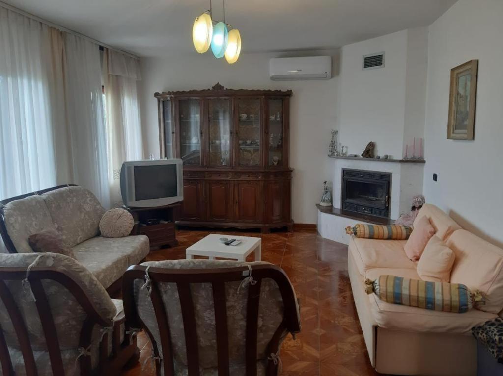 Guesthouse Villa Rosa Berat Zimmer foto
